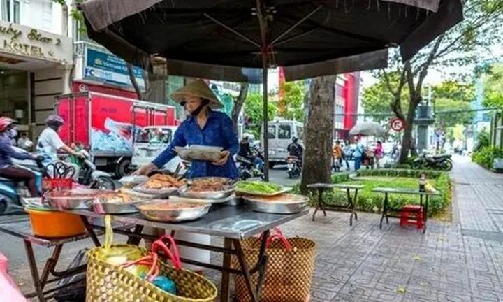Chuyên gia Hotspot Matrix phân tích: Triệu Lộ Tư cắt phăng mái tóc và marketing video